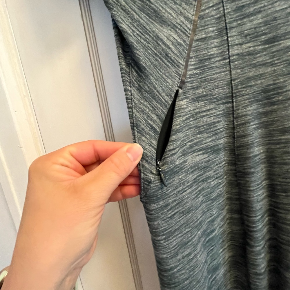 Lululemon &go Where-To Dress Heathered Dark Fuel. Size 8 EUC - Picture 4 of 6
